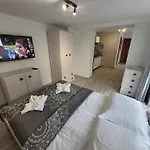 فندق مبيت وإفطار 4 Pory Roku كارباش