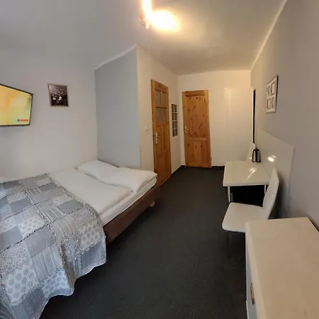 Bed and Breakfast 4 Pory Roku 3*