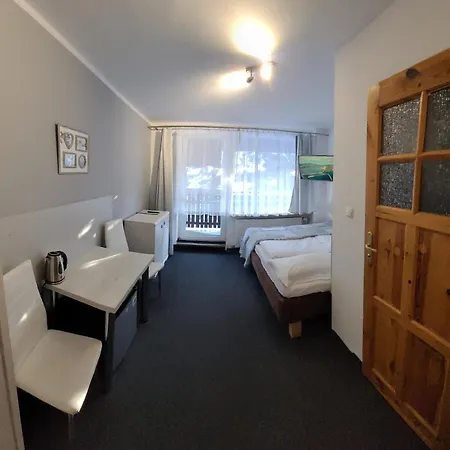 4 Pory Roku Bed & Breakfast 3*