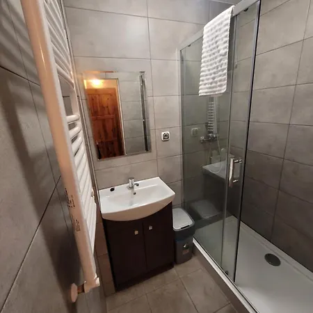 4 Pory Roku Bed & Breakfast