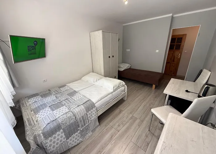 Bed & Breakfast 4 Pory Roku 3*