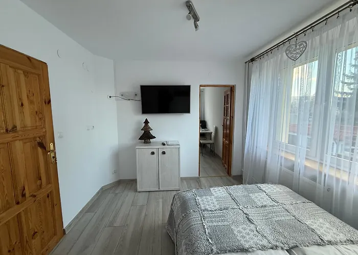 Bed & Breakfast 4 Pory Roku Karpacz